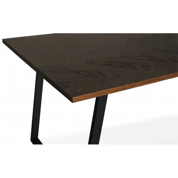 Edge matbord 190x90 - Brownstained fishbone Edge matbord 190x90 - Brownstained fishbone