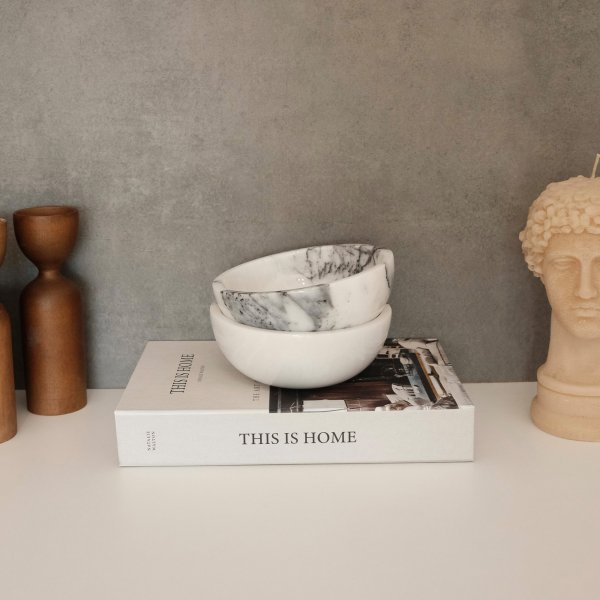 Skålar i vit marmor från Sicilien - 2 delar Skålar i vit marmor från Sicilien - 2 delar