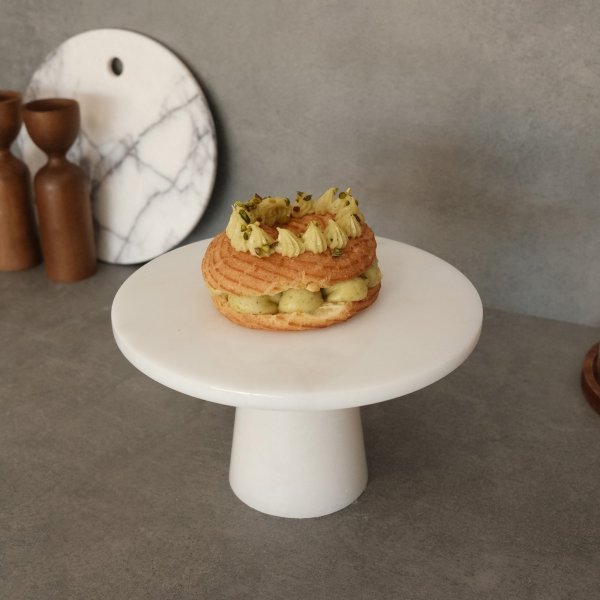 Kakfat i vit Thassosmarmor