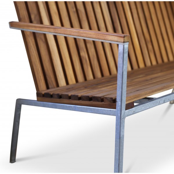 Alva tr�dg�rdssoffa metall teak