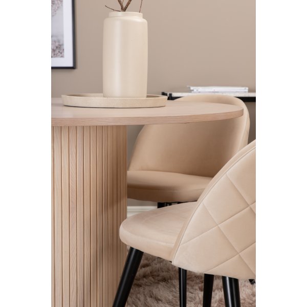 Bianca Matgrupp runt vitputsat matbord med 4 st Velvet beige stolar