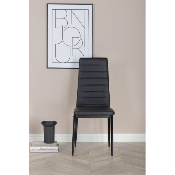 Slim matstol i svart PU Slim matstol i svart PU