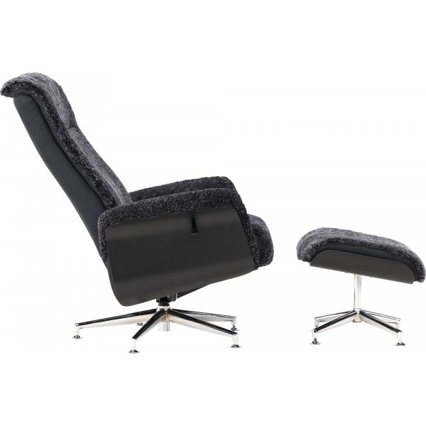 Ulla fåtölj med fotpall i fårskinn - Mörkgrå / Svartbets / Krom + Fläckborttagare för möbler Ulla fåtölj med fotpall i fårskinn - Mörkgrå / Svartbets / Krom + Fläckborttagare för möbler