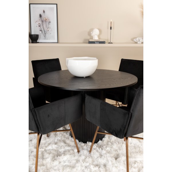 Bianca Matgrupp runt svart matbord med 4 st Petra svart stolar Bianca Matgrupp runt svart matbord med 4 st Petra svart stolar