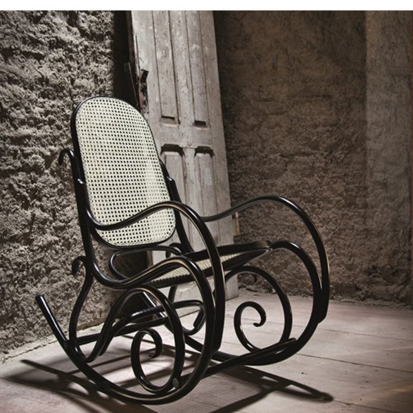 Chaise à bascule No 21 avec rembourrage en rotin - N\\\'importe quelle couleur sur le cadre Chaise à bascule No 21 avec rembourrage en rotin - N\\\'importe quelle couleur sur le cadre