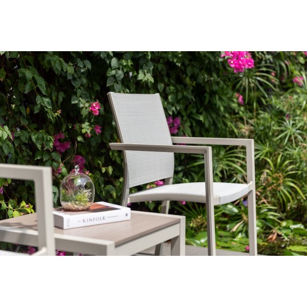 Urbanite cafgroep met tafel 51 x 51 cm en 2 stapelbare eetkamerstoelen - Beige