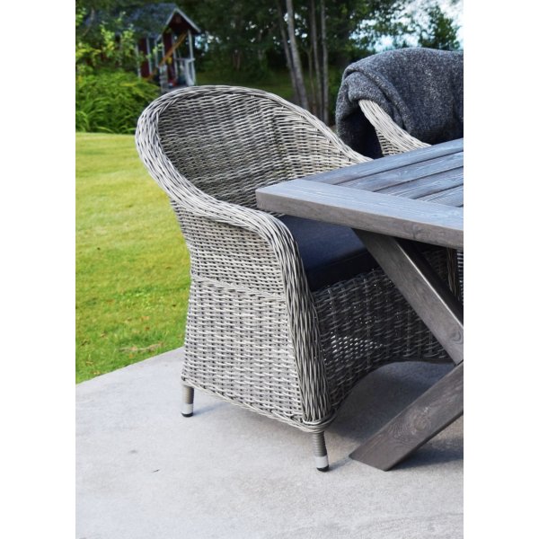 Matgrupp Mercury: Oxford bord inklusive 6 st Mercury fåtöljer i konstrotting + Textilrengöring för möbler Matgrupp Mercury: Oxford bord inklusive 6 st Mercury fåtöljer i konstrotting + Textilrengöring för möbler