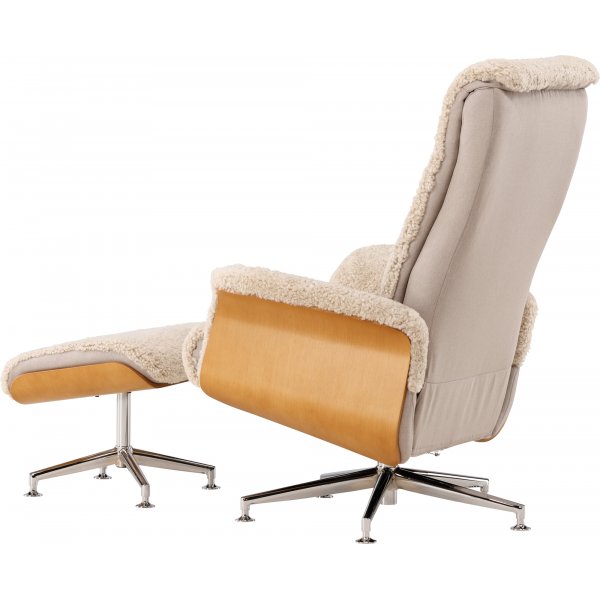 Ulla fåtölj med fotpall i fårskinn - Beige / Ek / Krom + Textilrengöring för möbler Ulla fåtölj med fotpall i fårskinn - Beige / Ek / Krom + Textilrengöring för möbler
