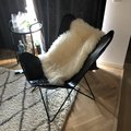 Kundbild Fladdermusfåtölj Trendens - Svart skinn: Super snygg och trendig fåtölj....