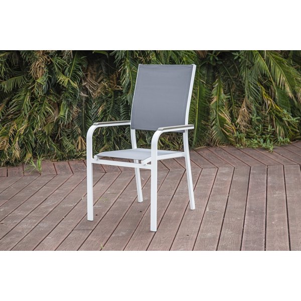 Matgrupp Ekenäs med 4 stolar - Ø150 + Textilrengöring för möbler Matgrupp Ekenäs med 4 stolar - Ø150 + Textilrengöring för möbler