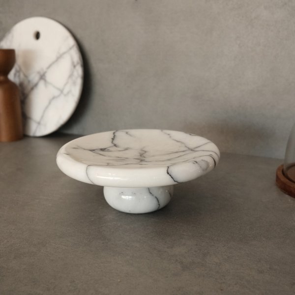 Kakfat i vit marmor från Sicilien Kakfat i vit marmor från Sicilien