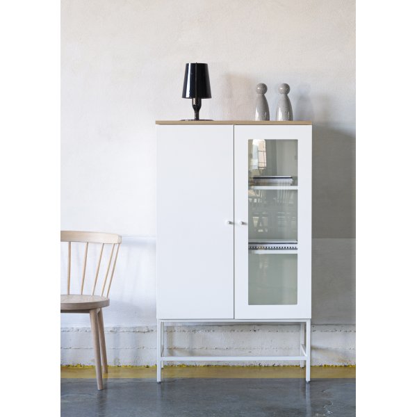 Edge highboard - Vit högtryckslaminat (HPL) + Textilrengöring för möbler Edge highboard - Vit högtryckslaminat (HPL) + Textilrengöring för möbler