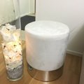 Kundbild Rund sittpuff cylinderformad - Vit (Sammet) / Krom: De är jätte fina, sköna och sitta...