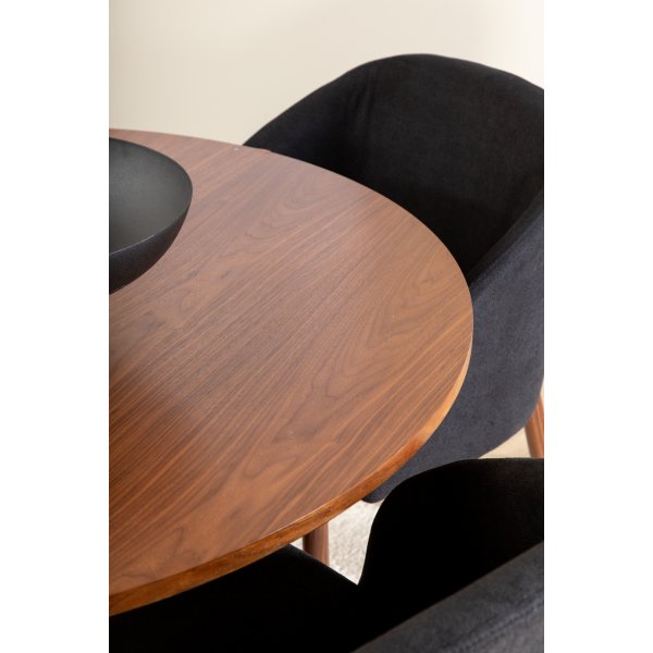 Bianca Matgrupp runt valnöt matbord med 4 st Arch svart stolar Bianca Matgrupp runt valnöt matbord med 4 st Arch svart stolar