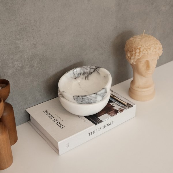 Skålar i vit marmor från Sicilien - 2 delar Skålar i vit marmor från Sicilien - 2 delar