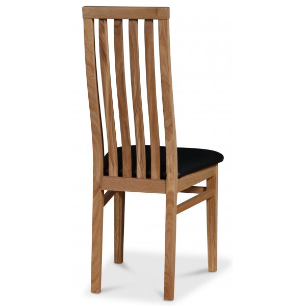 Alaska stol - Oljad ek/svart PU + Möbeltassar Alaska stol - Oljad ek/svart PU + Möbeltassar