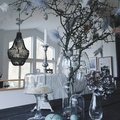 Kundbild Stina Chandelier - (svarta träkulor)
