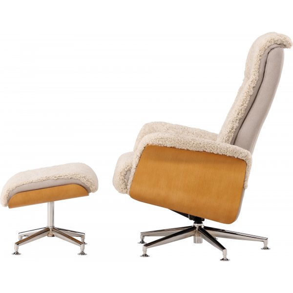 Ulla fåtölj med fotpall i fårskinn - Beige / Ek / Krom + Textilrengöring för möbler Ulla fåtölj med fotpall i fårskinn - Beige / Ek / Krom + Textilrengöring för möbler