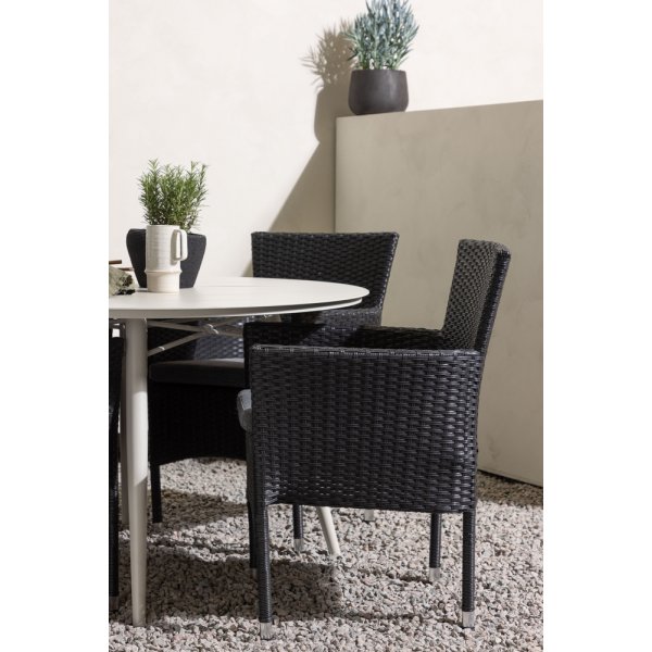 Lina utematgrupp med 4 st Malina stolar - Beige/Svart Lina utematgrupp med 4 st Malina stolar - Beige/Svart