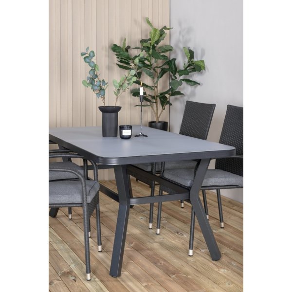 Virya utematgrupp med 4 st Anna stolar - Svart/Grå Virya utematgrupp med 4 st Anna stolar - Svart/Grå