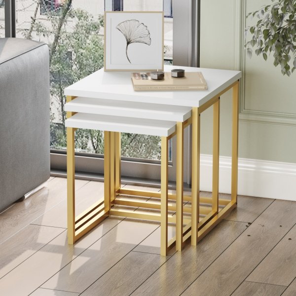 Table Voyage 7, 30/35/40x30/35/40 cm - Blanc/or Table Voyage 7, 30/35/40x30/35/40 cm - Blanc/or