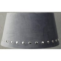Velvet lampskärm med nitar 25 cm - Grå / krom Velvet lampskärm med nitar 25 cm - Grå / krom