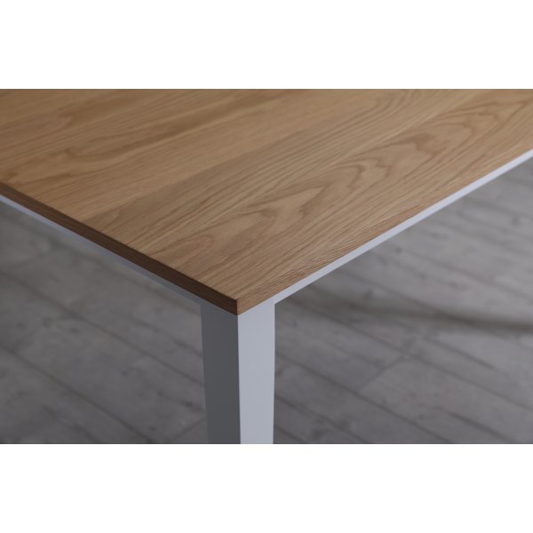 Fårö matgrupp; matbord 180x90 cm - Vit / oljad ek med 6 st Danderyd No.18 stolar Whitewash Fårö matgrupp; matbord 180x90 cm - Vit / oljad ek med 6 st Danderyd No.18 stolar Whitewash