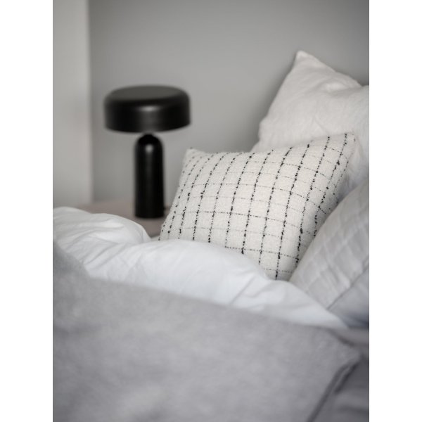 Karl kuddfodral 45 x 45 cm - Svart/vit Karl kuddfodral 45 x 45 cm - Svart/vit