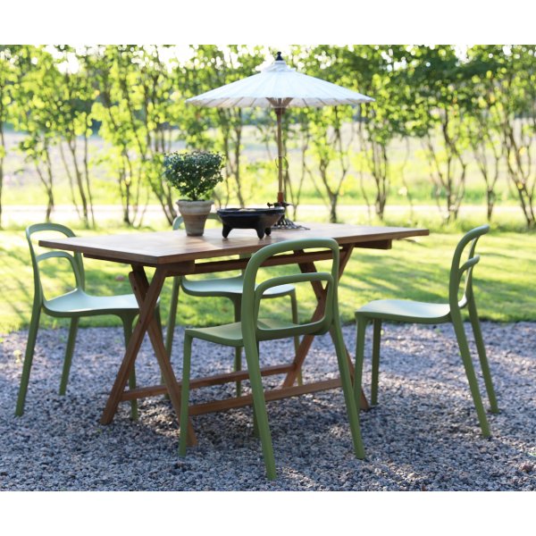 Matgrupp Salt teak: Klaffbord i teak inklusive 4 st Nordan stapelbara stolar