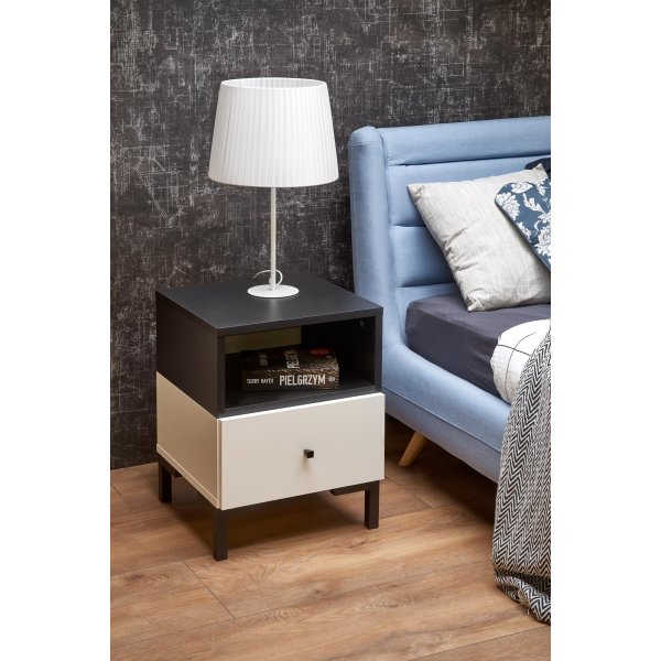 Chantelle sängbord - Vit/svart Chantelle sängbord - Vit/svart