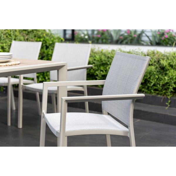 Urbanite eetgroep met eettafel 160 cm en 6 stapelbare eetkamerstoelen - Beige