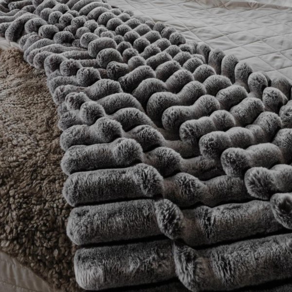 Rocky pläd Smoke - 120 x 180 cm Rocky pläd Smoke - 120 x 180 cm