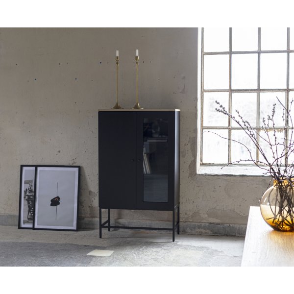 Edge skp i svart hgtryckslaminat (HPL) + Mbeltassar