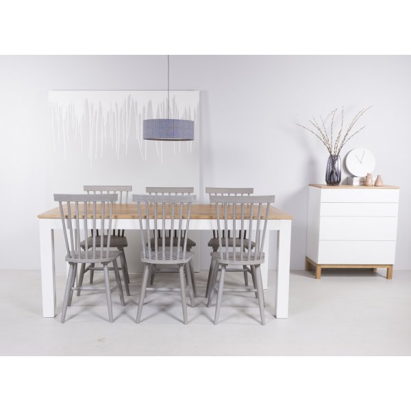 Dalarö matgrupp med pinnstolar - 180 cm bord vit/ek med 6 st gråa pinnstolar Dalarö matgrupp med pinnstolar - 180 cm bord vit/ek med 6 st gråa pinnstolar