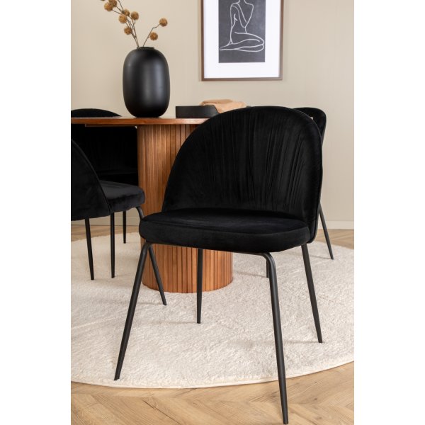 Bianca Matgrupp runt valnöt matbord med 4 st Wrinkles svart stolar Bianca Matgrupp runt valnöt matbord med 4 st Wrinkles svart stolar