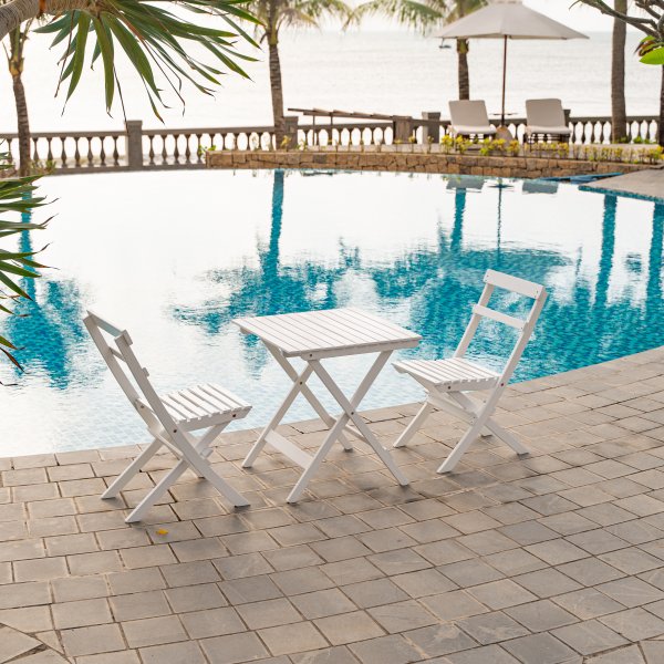 Knohult utegrupp; 2 stolar och bord