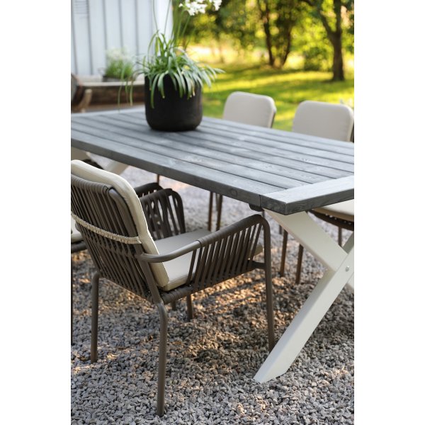 Eetgroep voor buiten; Eettafel 220 cm met 6 stapelbare fauteuils