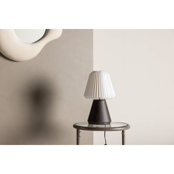 Fjällen bordslampa - Valnöt/Vit Fjällen bordslampa - Valnöt/Vit