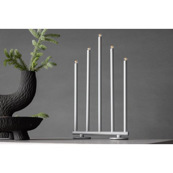 Björnfjället ljusstake 22 x 42 cm - Svart/Silver Björnfjället ljusstake 22 x 42 cm - Svart/Silver