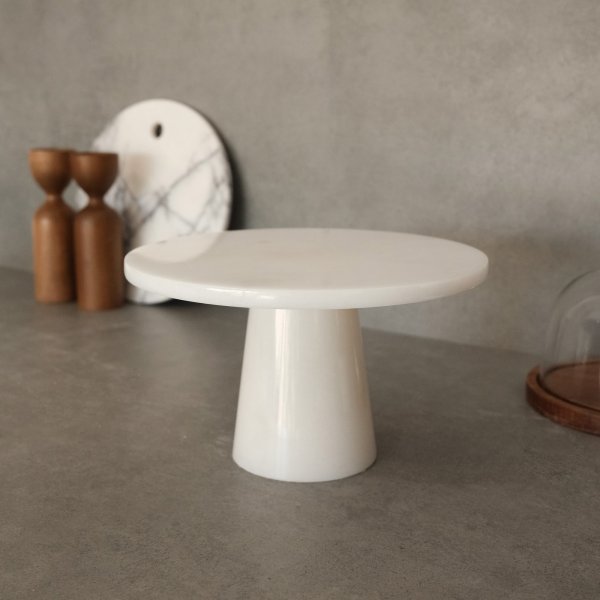 Kakfat i vit Thassosmarmor