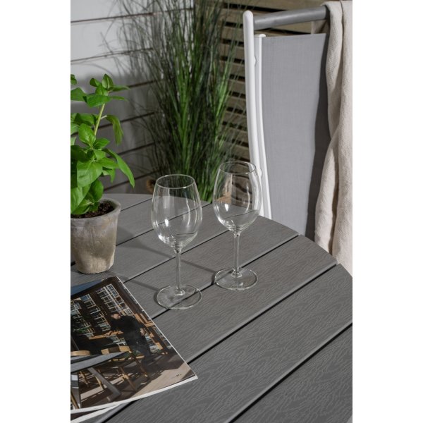 Parma utematgrupp med 2 st Albany stolar - Gr/Vit