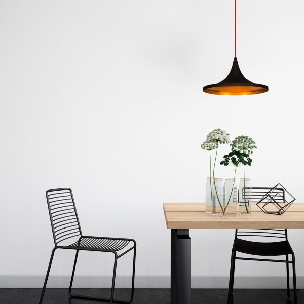 Elmas taklampa 3531 - Svart/röd Elmas taklampa 3531 - Svart/röd