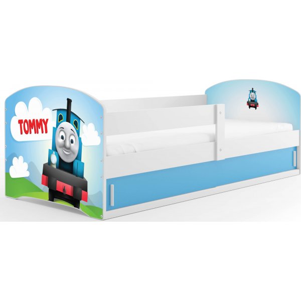 Vejle barnsäng med förvaringsfack 80 x 160 cm - Valfri sticker & färg Vejle barnsäng med förvaringsfack 80 x 160 cm - Valfri sticker & färg