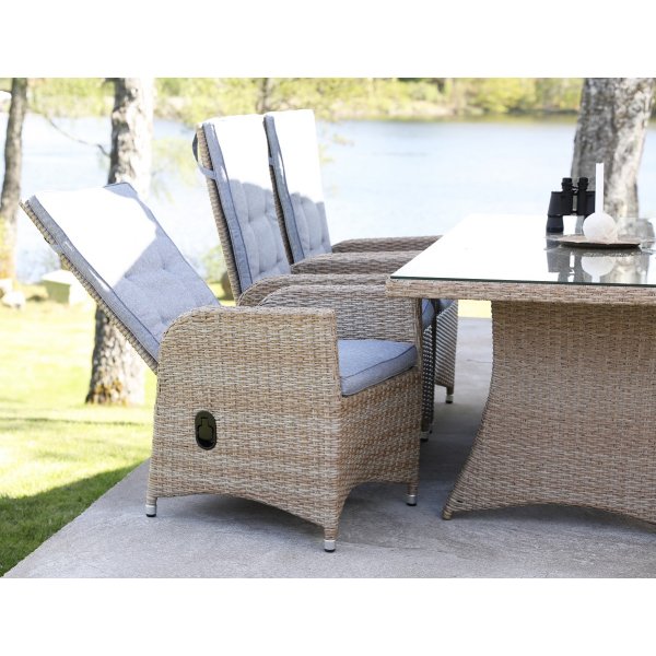 Matgrupp SIenna: Matbord inklusive 6 st Sienna fåtöljer Matgrupp SIenna: Matbord inklusive 6 st Sienna fåtöljer