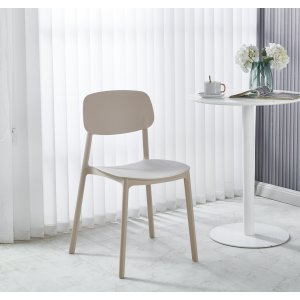 Arkimedes stapelbar matstol - Stol i beige plast Arkimedes stapelbar matstol - Stol i beige plast