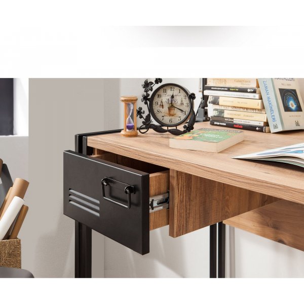 Cosmo Siesta skrivbord 139x60 cm - Furu/svart Cosmo Siesta skrivbord 139x60 cm - Furu/svart