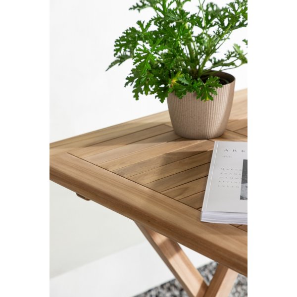 Kenya matbord 70 x 70 cm - Teak Kenya matbord 70 x 70 cm - Teak