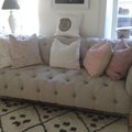 Det är verkligen en fin soffa, kvalite\'n känns bra !Stämmer helt med beskrivningen.Vi är verkligen nöjda. Hampton Britain 3-sits chesterfieldsoffa - Linne