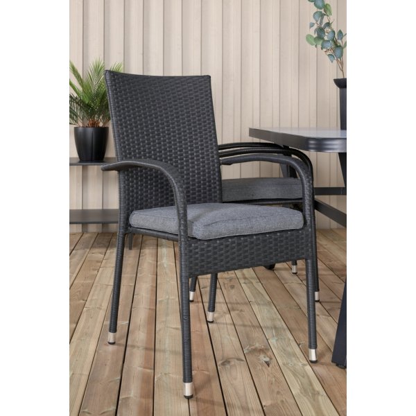 Virya utematgrupp med 4 st Anna stolar - Svart/Grå Virya utematgrupp med 4 st Anna stolar - Svart/Grå