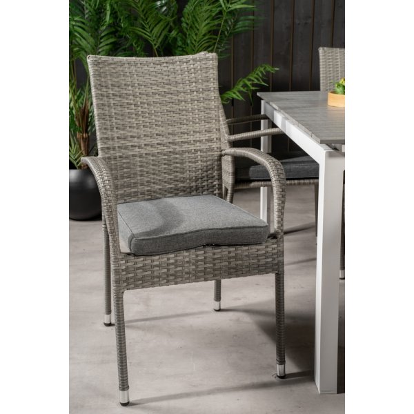 Levels utematgrupp med 6 st Anna stolar - Grå/Vit Levels utematgrupp med 6 st Anna stolar - Grå/Vit